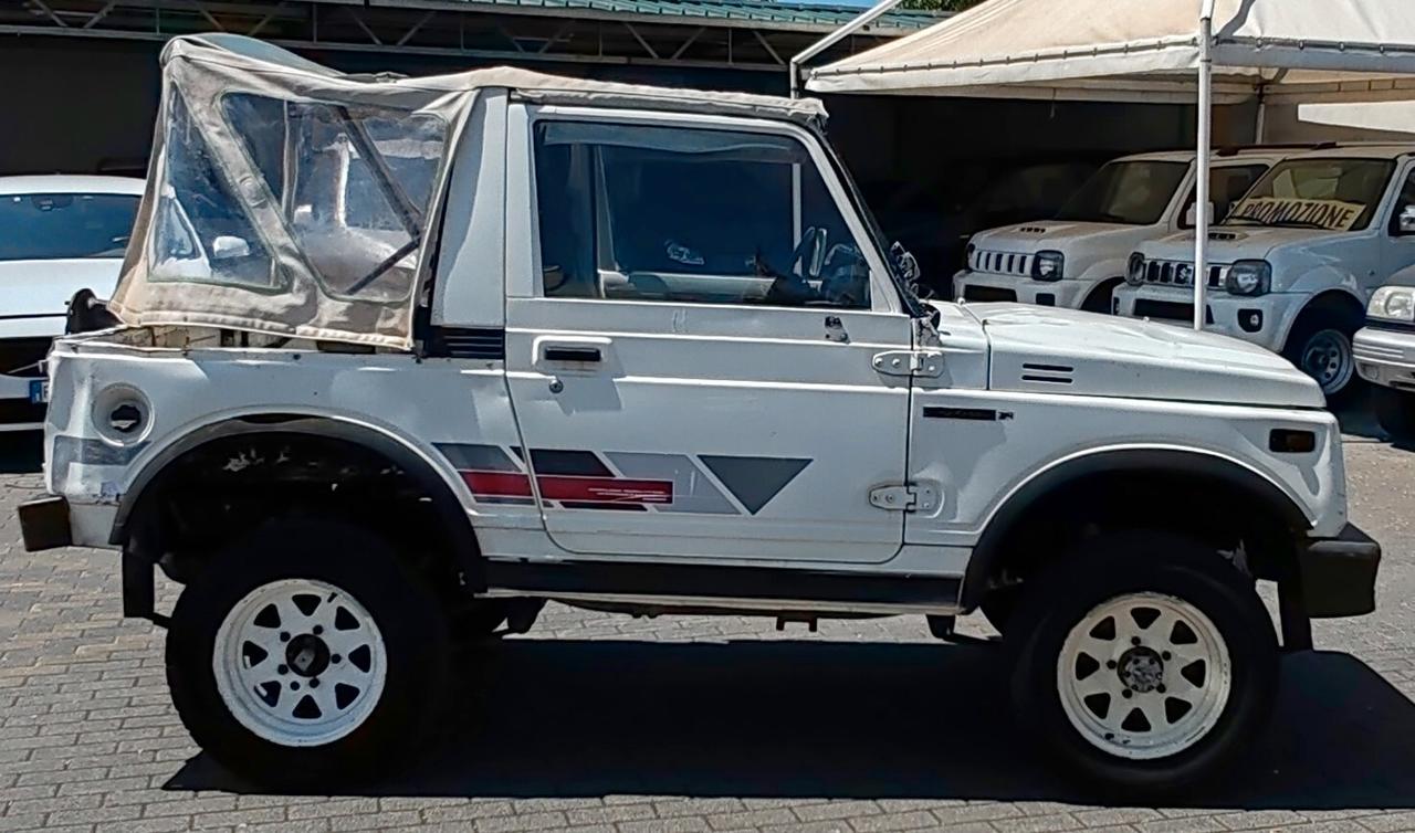 Suzuki SJ413 Cabriolet De Luxe