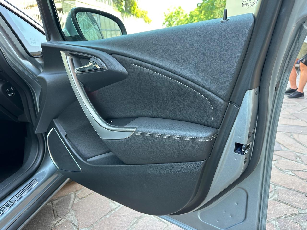 Opel Astra 1.7 CDTI 110CV Sports Tourer Cosmo