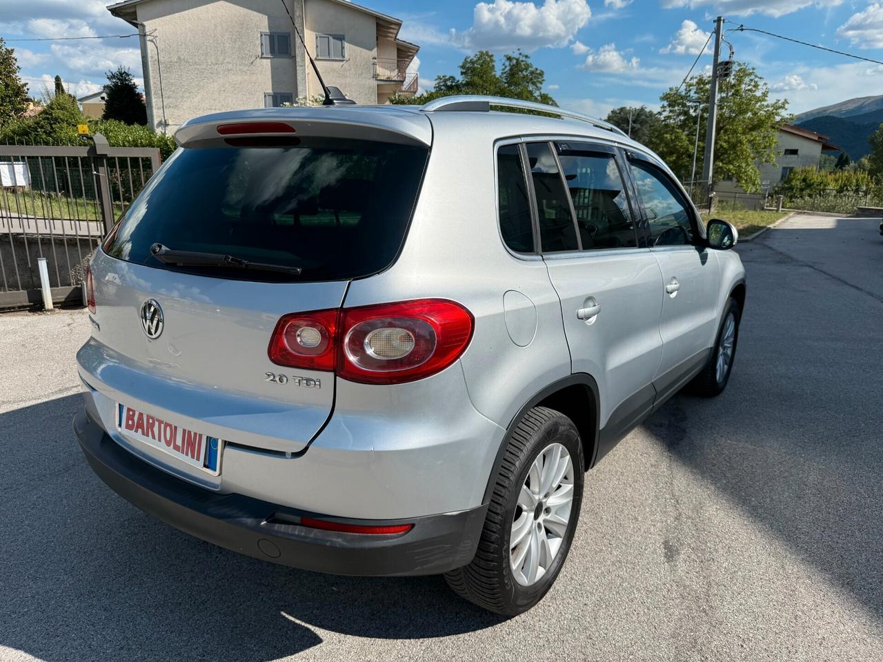 Volkswagen Tiguan 2.0 TDI DPF 4MOTION tiptronic Track & Field
