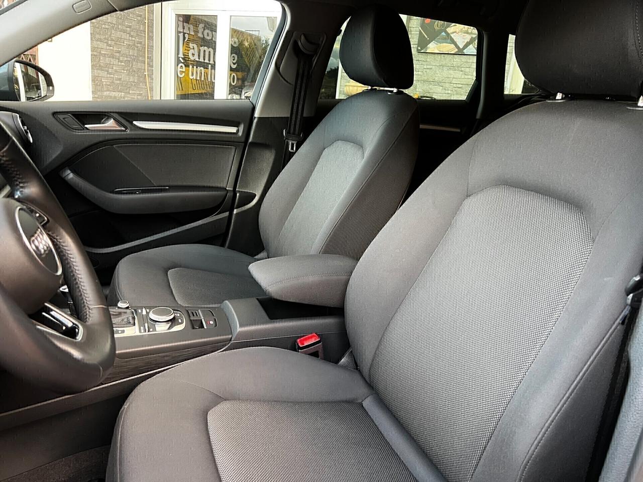 Audi A3 SPB 30 TDI S Tronic- 2019-NAVI