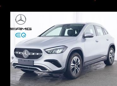 MERCEDES-BENZ GLA 180 Automatic Progressive Advanced
