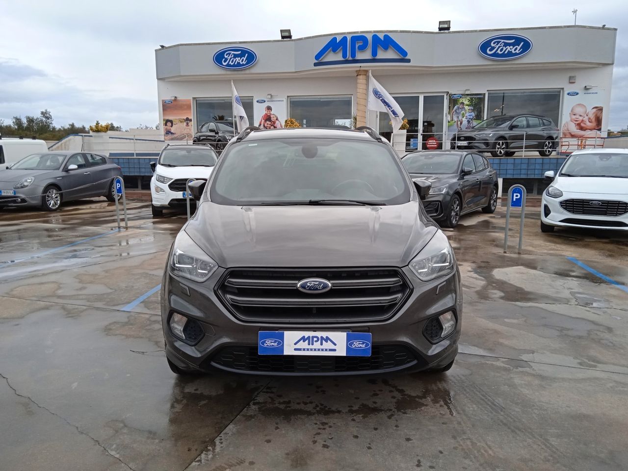 F.Kuga 1.5 TDCI ST-LINE 120 CV S&amp;S 2WD C.A ( NEO PATENT.)