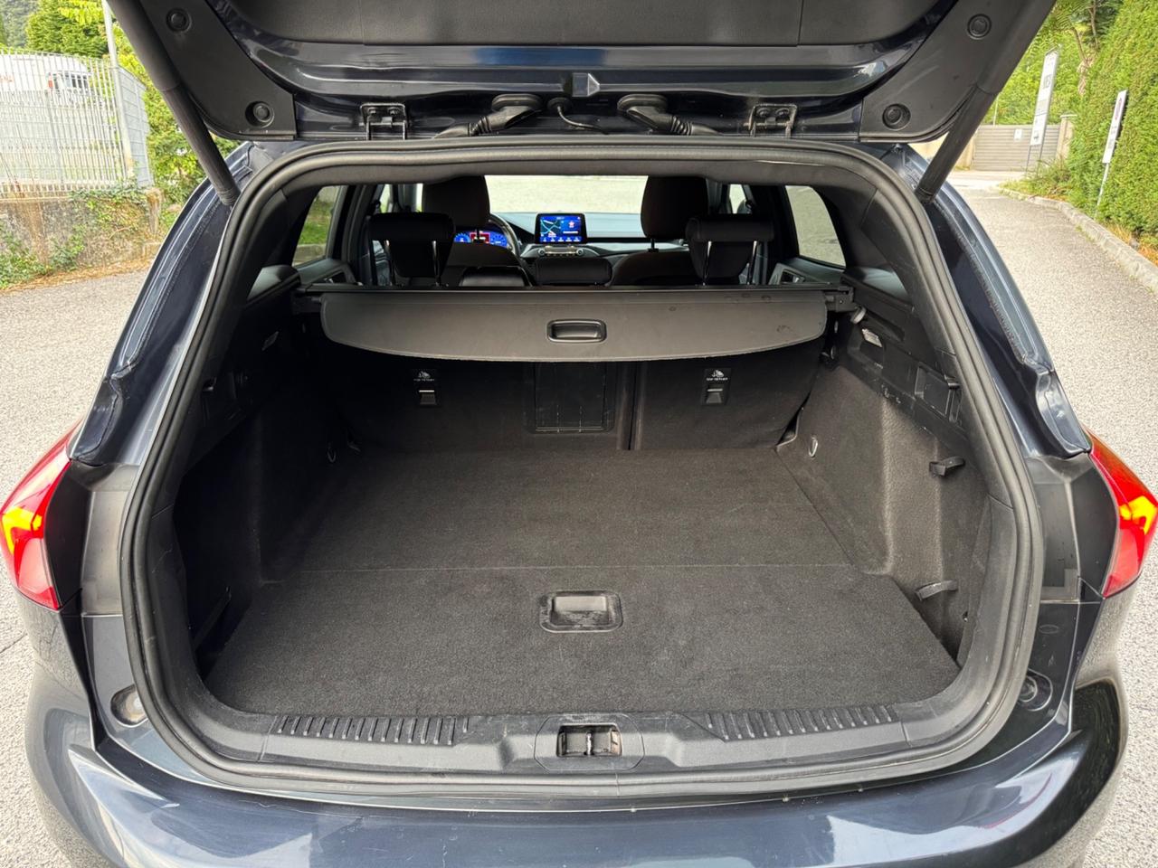 Ford Focus Hybrid ST LINE X