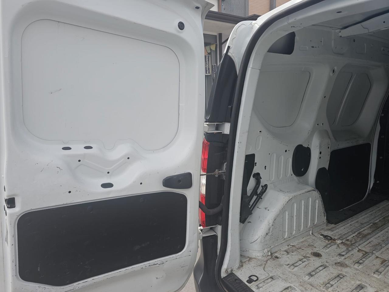 DACIA DOKKER / 2012 / 4P / VETT. FURGONATA DOKKER VAN 1.6 GPL SeS