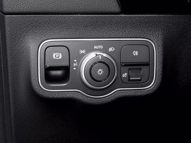 Mercedes-Benz GLA GLA 180 Auto AMG Line Premium Plus TETTO CAMERA 360 MULTIBEAM LED NAVI