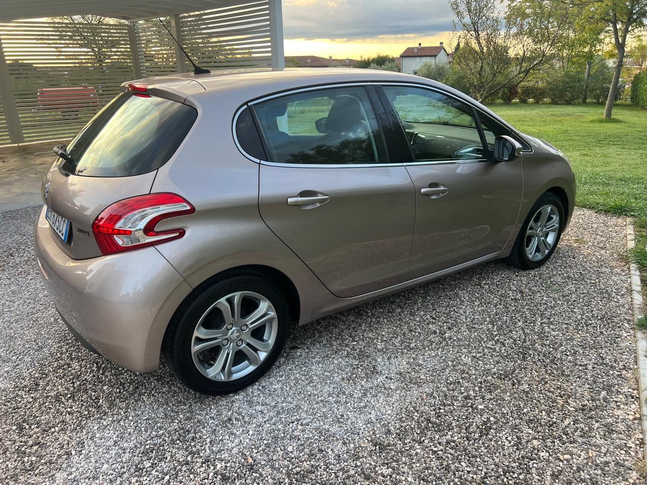 Peugeot 208 1.4 HDi neopatentati