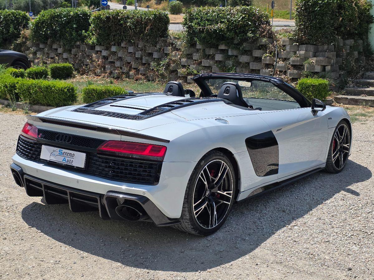 AUDI R8 V10 SPYDER QUATTRO PERFORMANCE