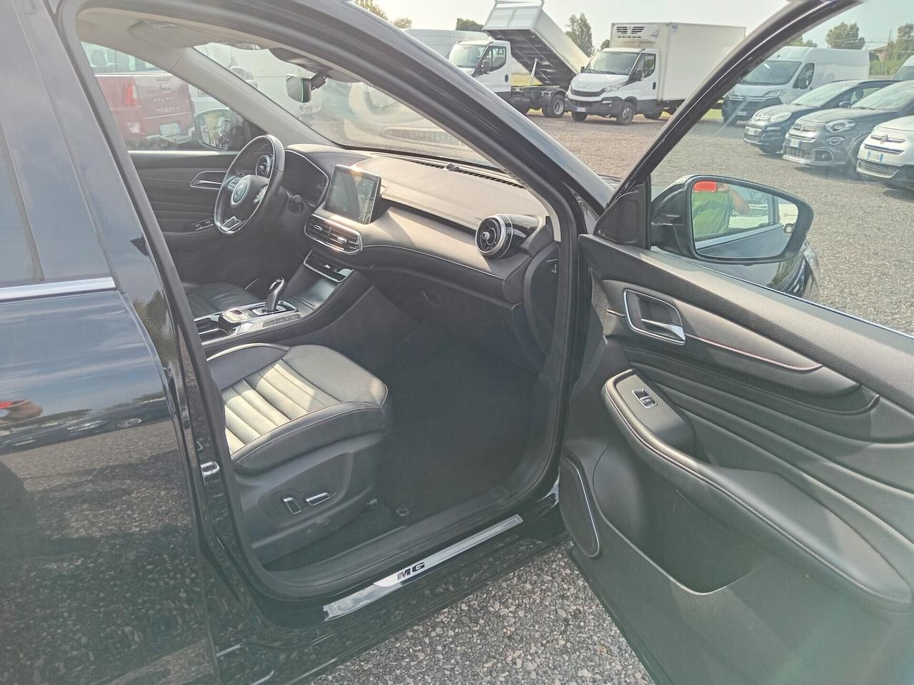 MG HS 1.5 T-GDI AT Luxury