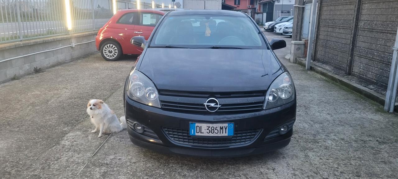 Opel Astra GTC 1.7 CDTI 101CV 3 porte Cosmo