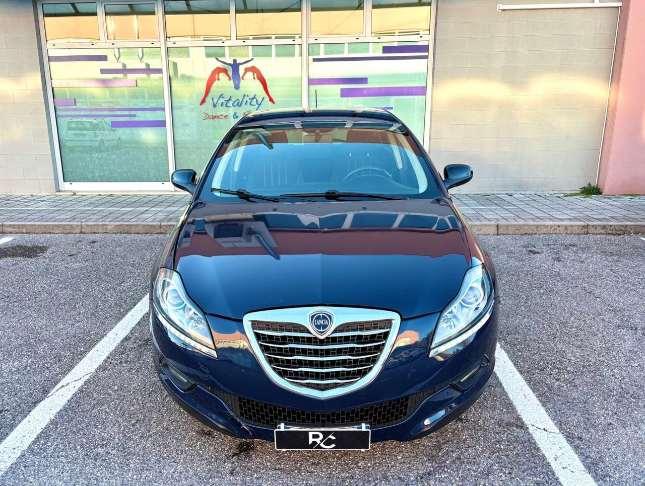 Lancia Delta 1.6 MJT DPF 105 CV Silver