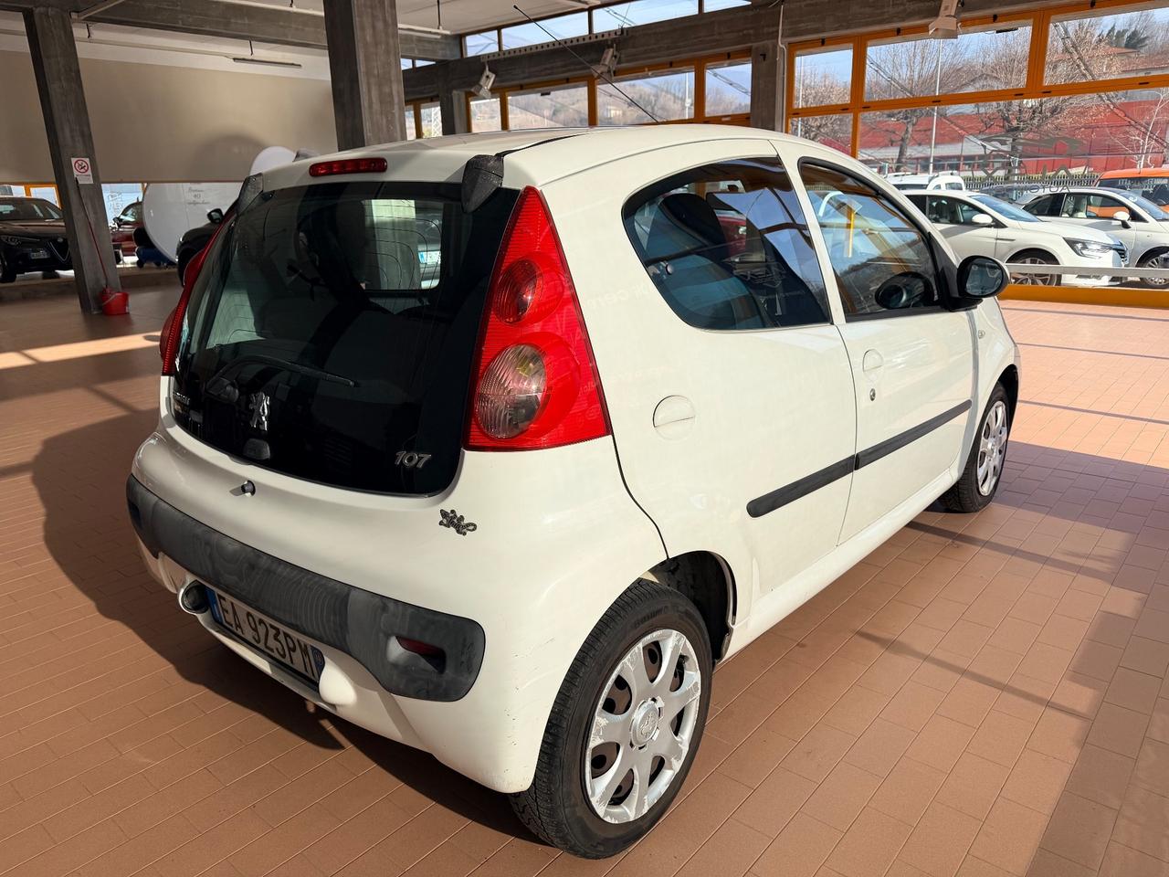 Peugeot 107 1.0benzina 68CV Neopatentati
