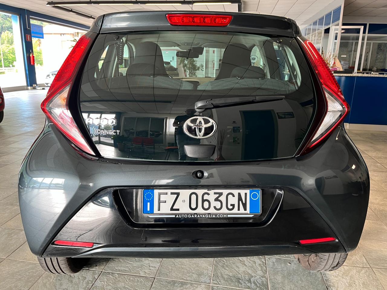 Toyota Aygo Connect 1.0 VVT-i 72 CV 5 porte x-clusiv