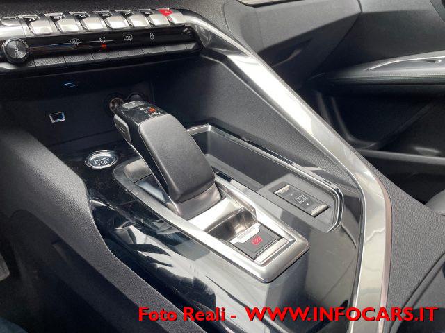 PEUGEOT 3008 Hybrid PHEV 225 e-EAT8 Allure Pack PROMO !!