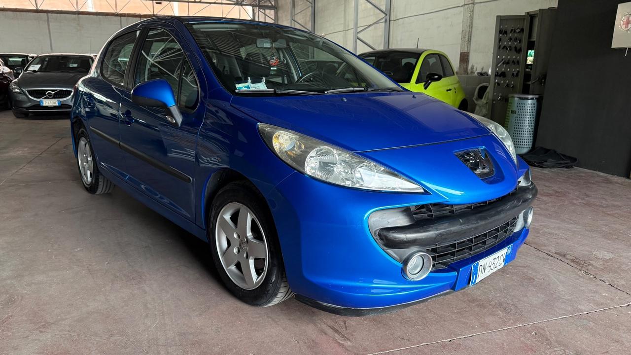 Peugeot 207 1.4 8V 75CV 5p. X Line