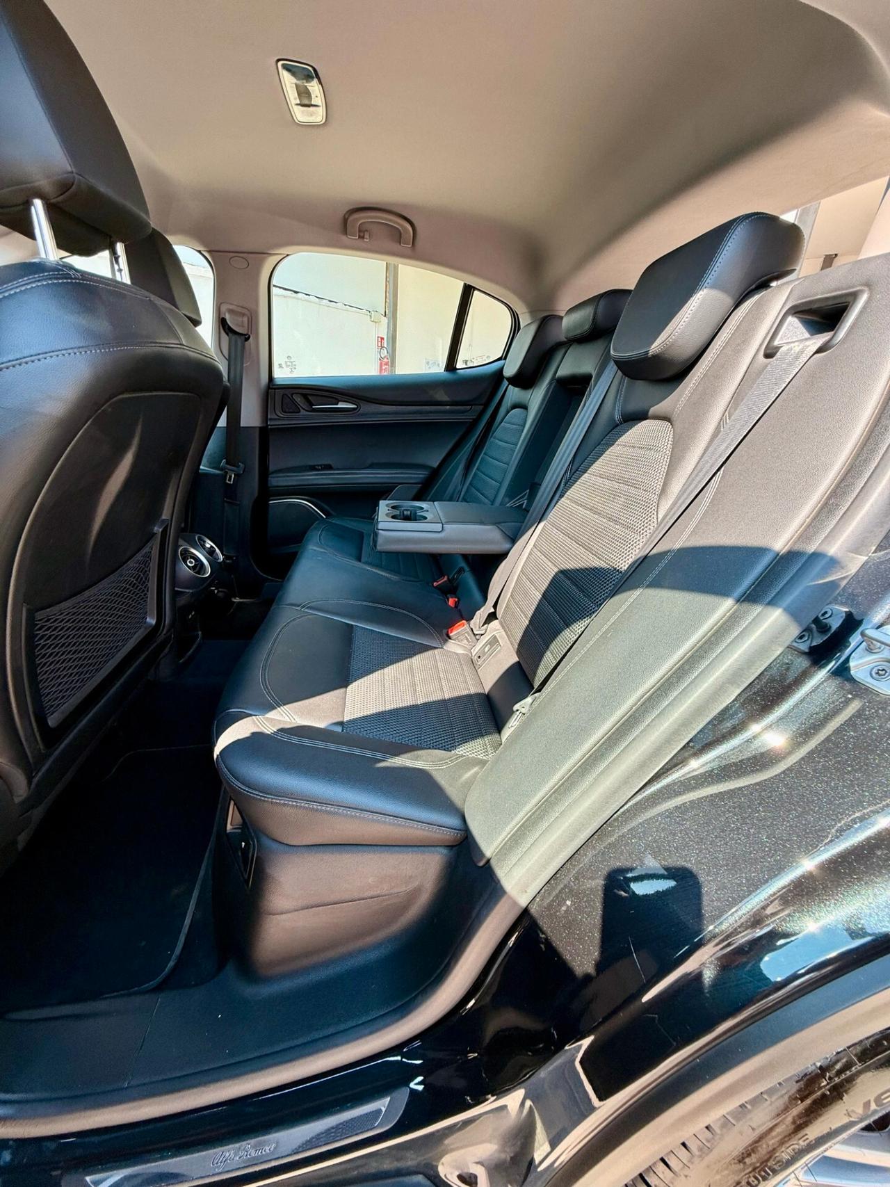 Alfa Romeo Stelvio 2.2 Turbodiesel 180 CV AT8 RWD Super