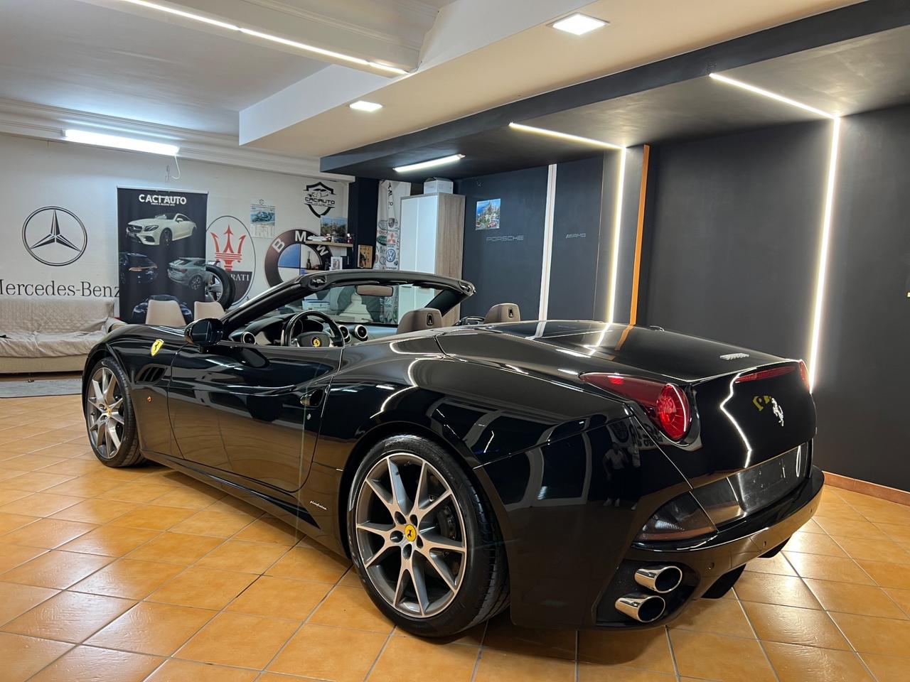Ferrari California DCT Book service