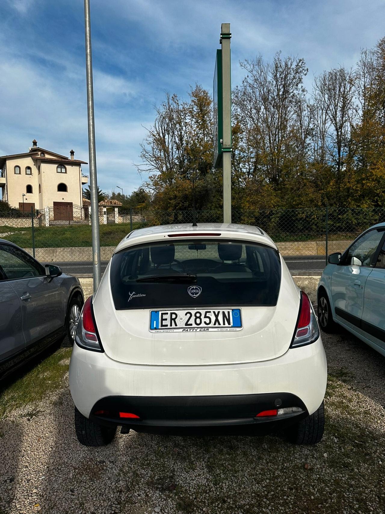 Lancia Ypsilon 0.9 TwinAir 85 CV 5 porte Metano Ecochic Gold