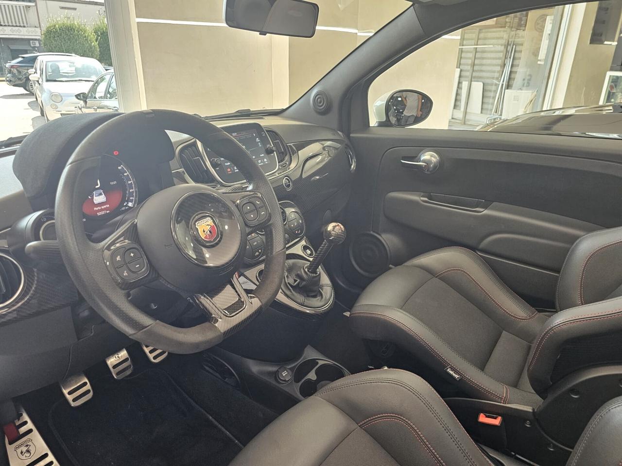 Abarth 595 C 1.4 Turbo T-Jet 180 CV Esseesse