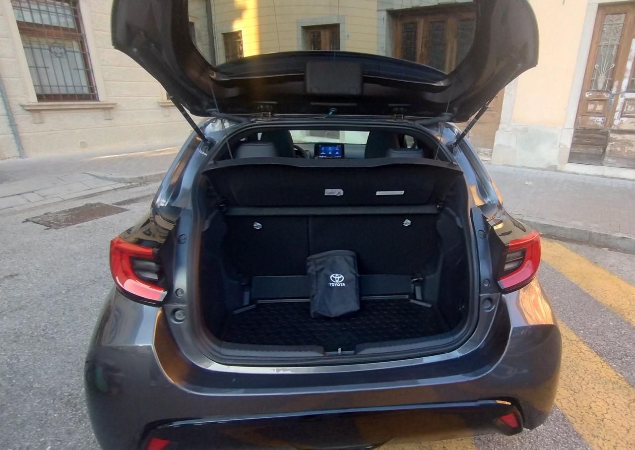 Toyota Yaris 1.5 Hybrid 5 porte Lounge