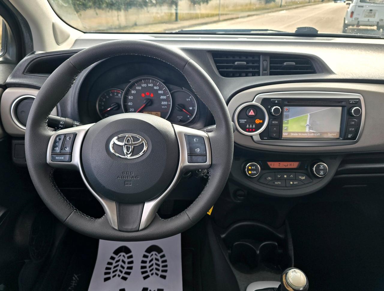 TOYOTA YARIS LOUNGE 1.0B NUOVISSIMA DI TUTTO