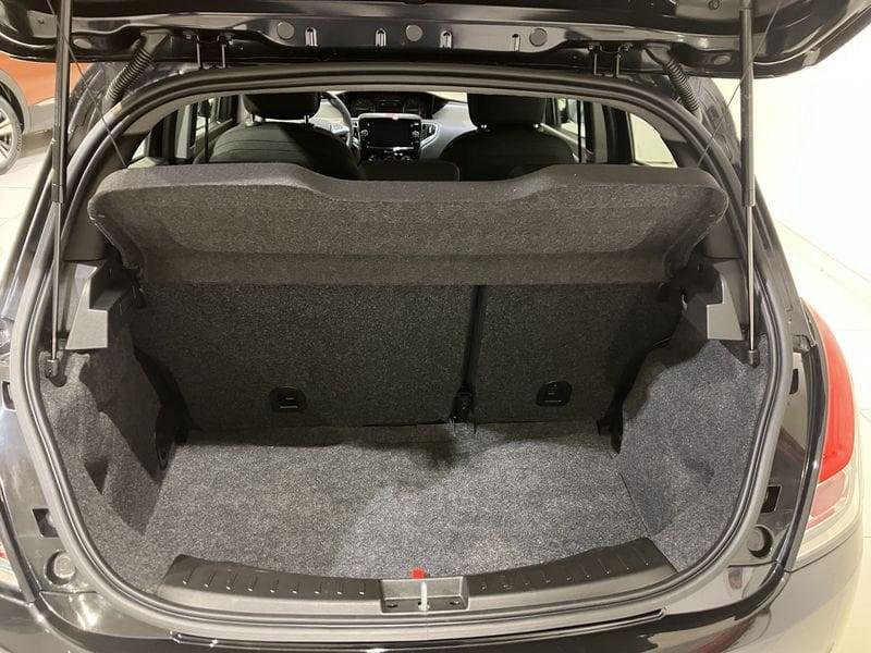 Lancia Ypsilon Ypsilon 1.0 FireFly 5 porte S&S Hybrid Platino