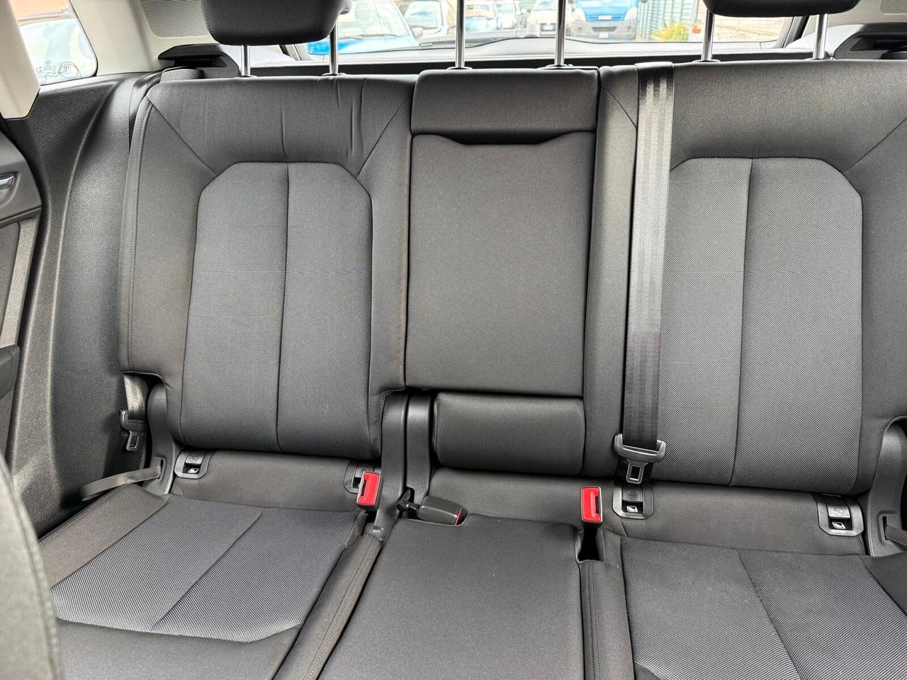 Audi Q3 2.0 TDI 150 CV S tronic line Edition