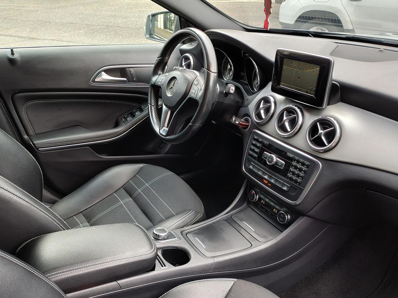 Mercedes-Benz GLA 220 CDI SPORT 4 MATIC AUTO #9122