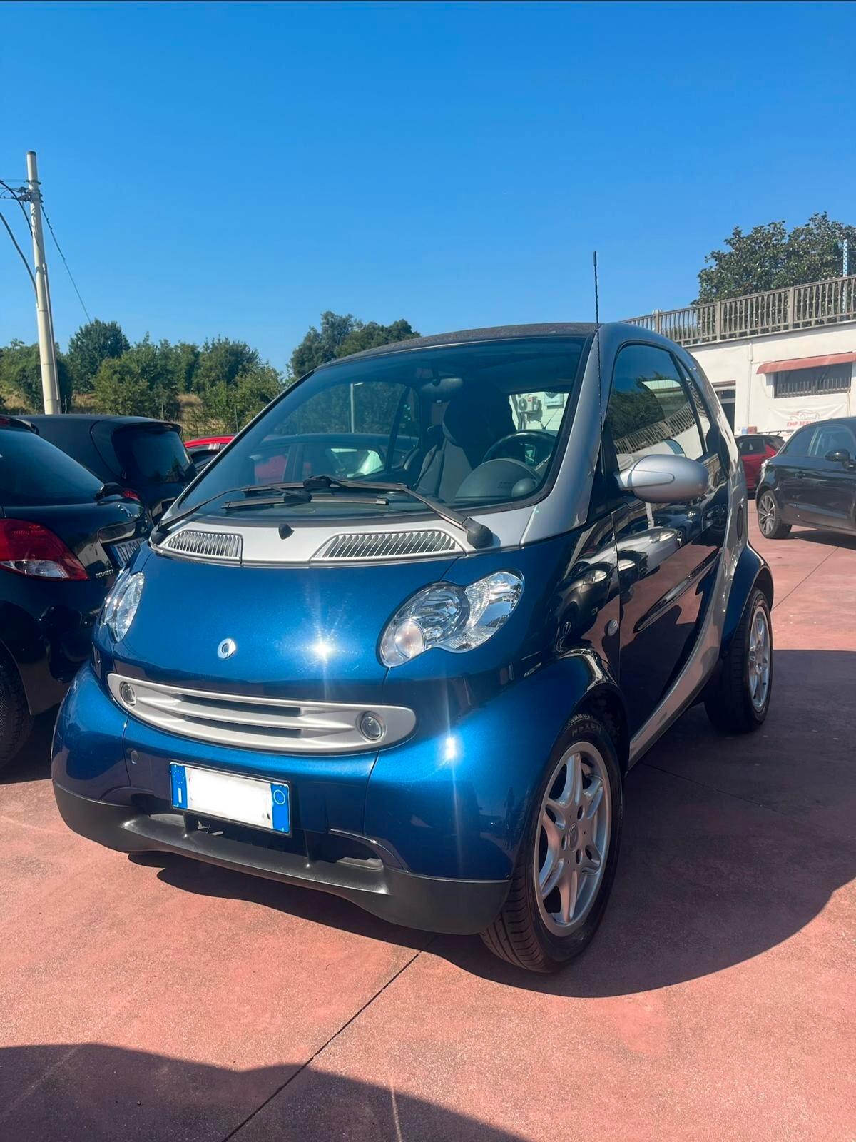 Smart 700 city-coupé pure (45 kW)
