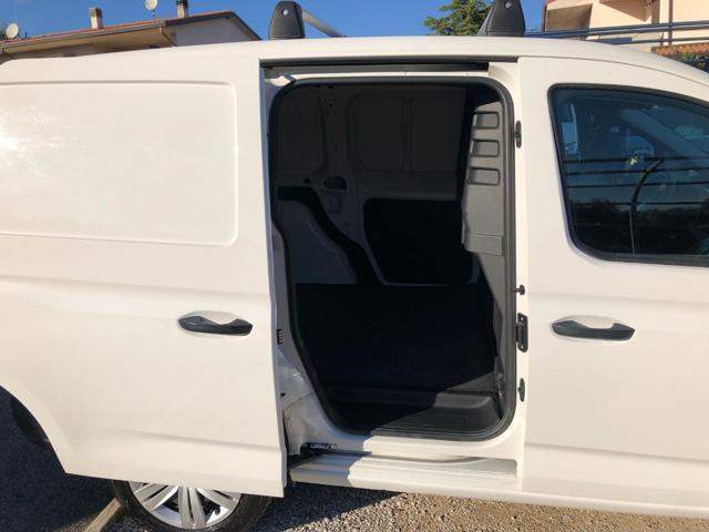 VOLKSWAGEN Caddy 2.0 TDI 102CV Furgone Business (PREZZO + IVA)