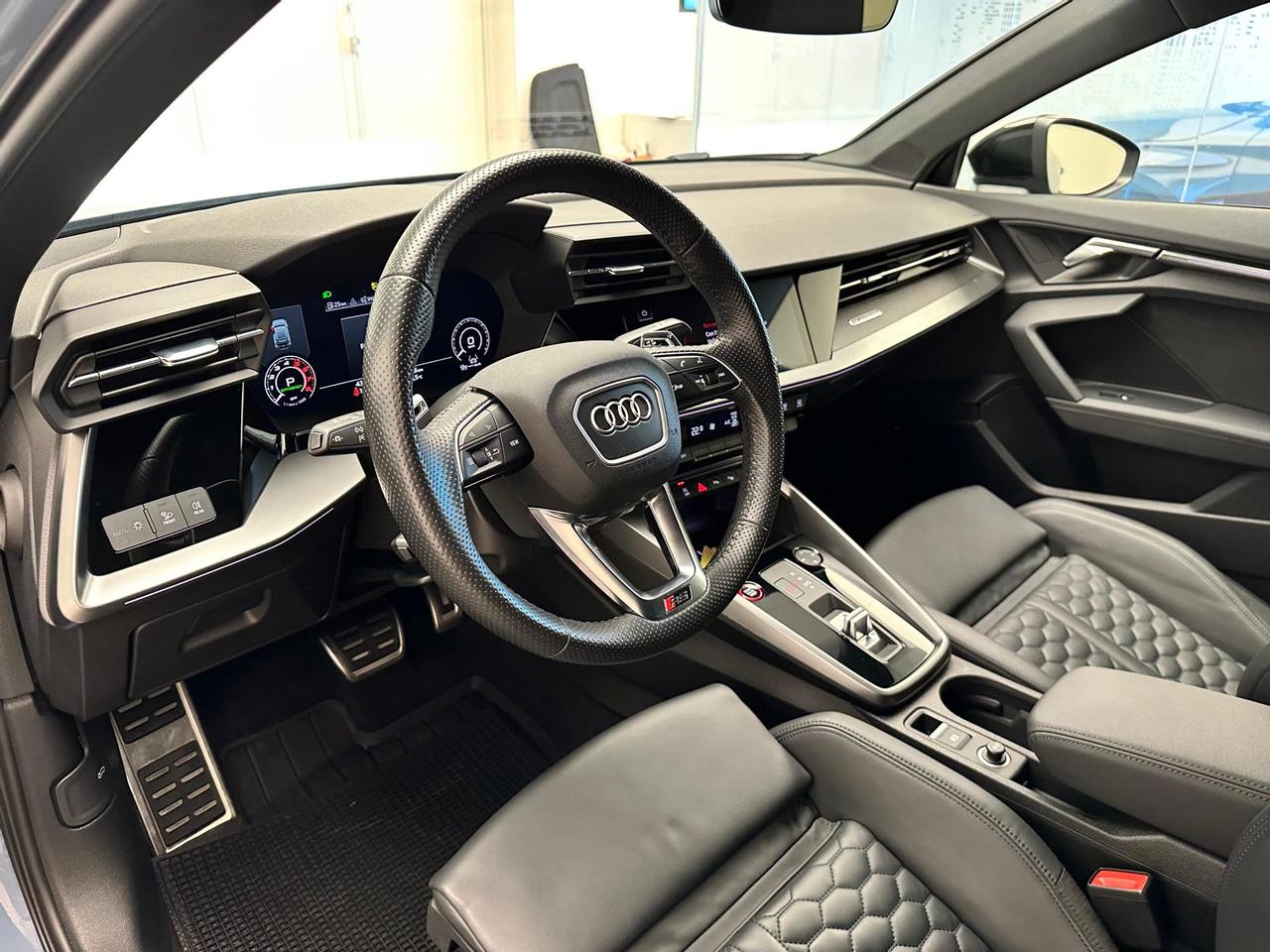 Audi RS3 Sportback 2.5 tfsi quattro s-tronic