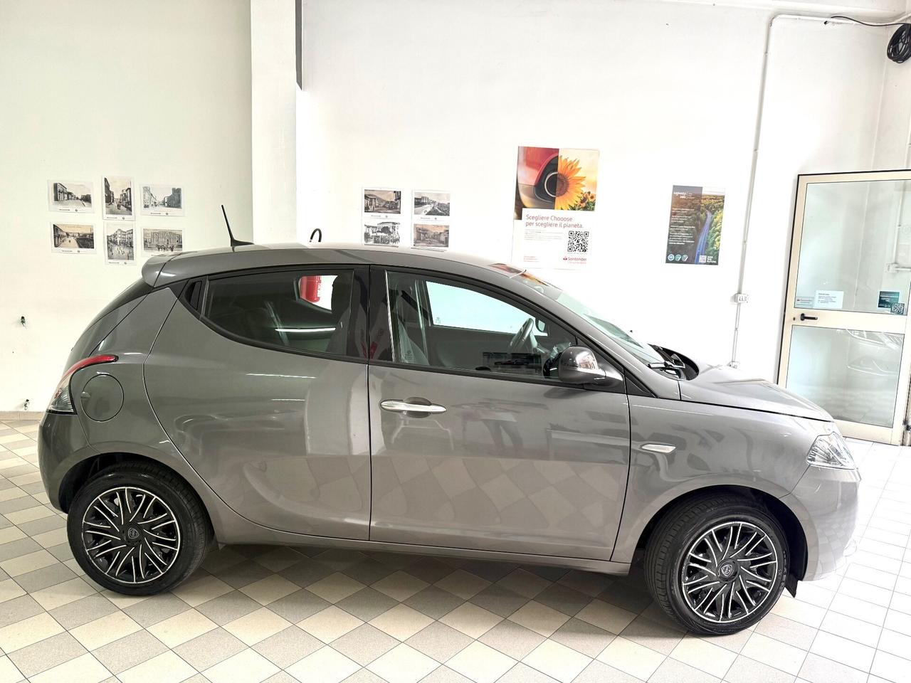 Lancia Ypsilon 1.0 S&S Hybrid Ecochic Gold 78.000km