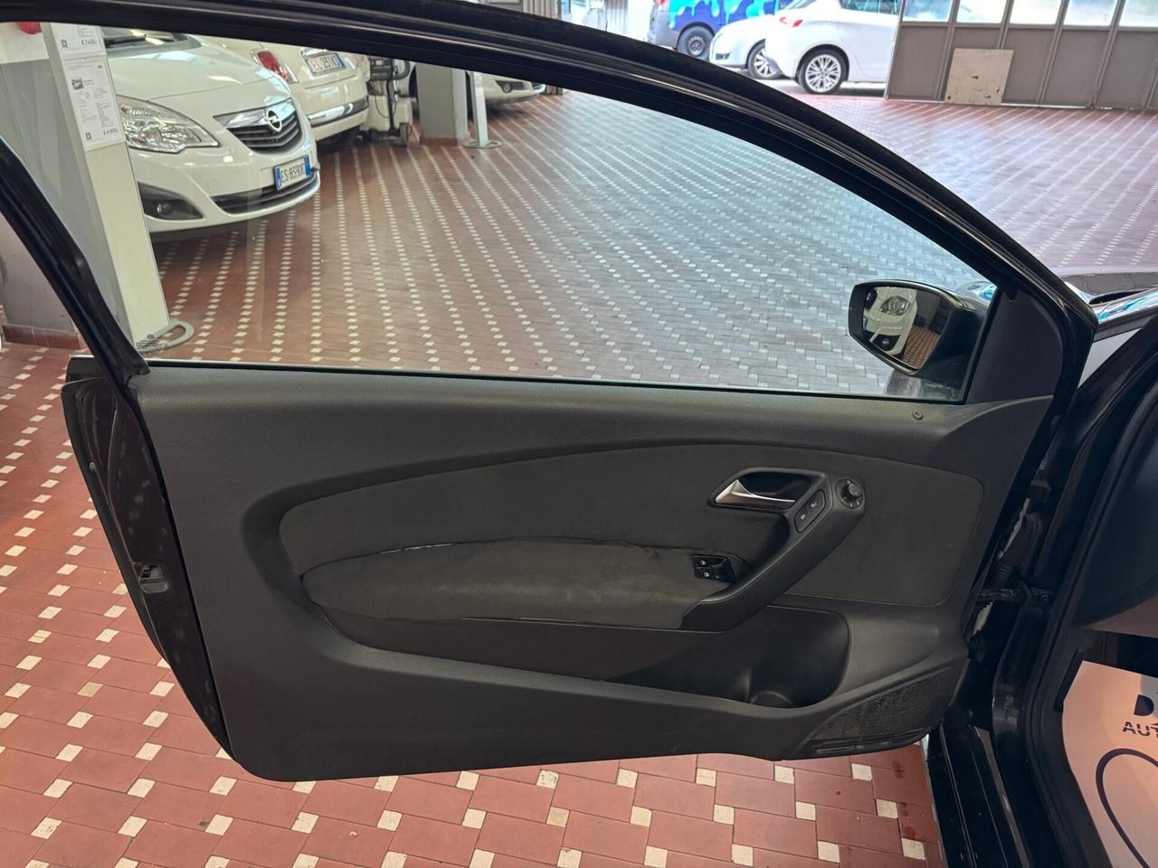 Volkswagen Polo 1.6 TDI 90CV DPF 3 porte R-Line - IDEALE PER NEOPATENTATI