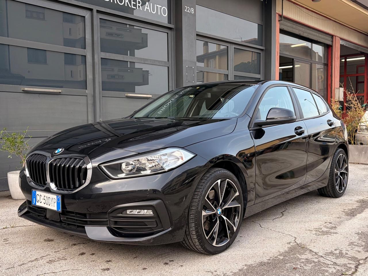 Bmw 116 116d 5p. Advantage