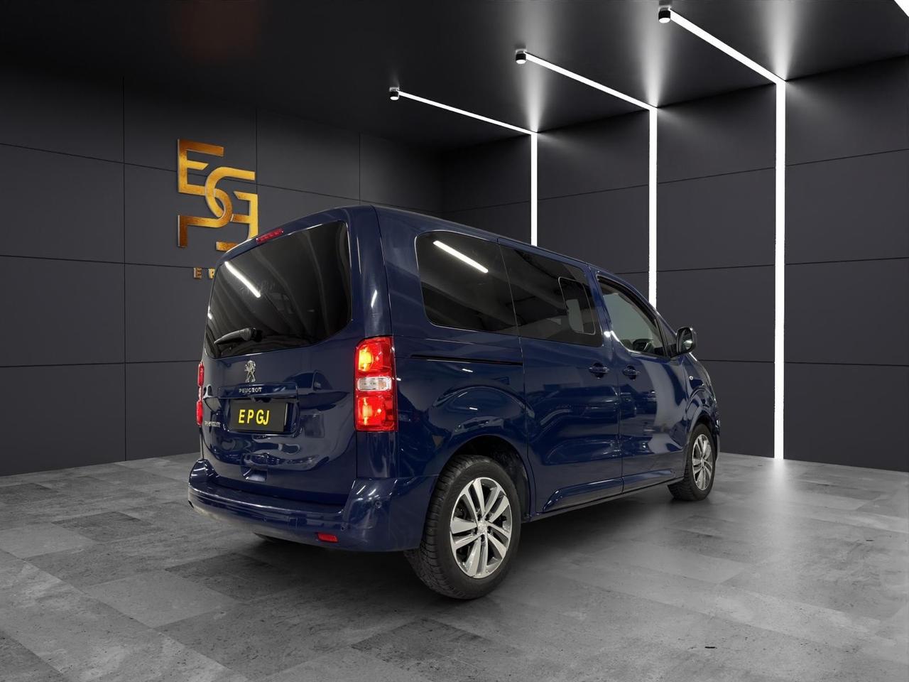 Peugeot Traveller BlueHDi 115 S&S Standard Allure