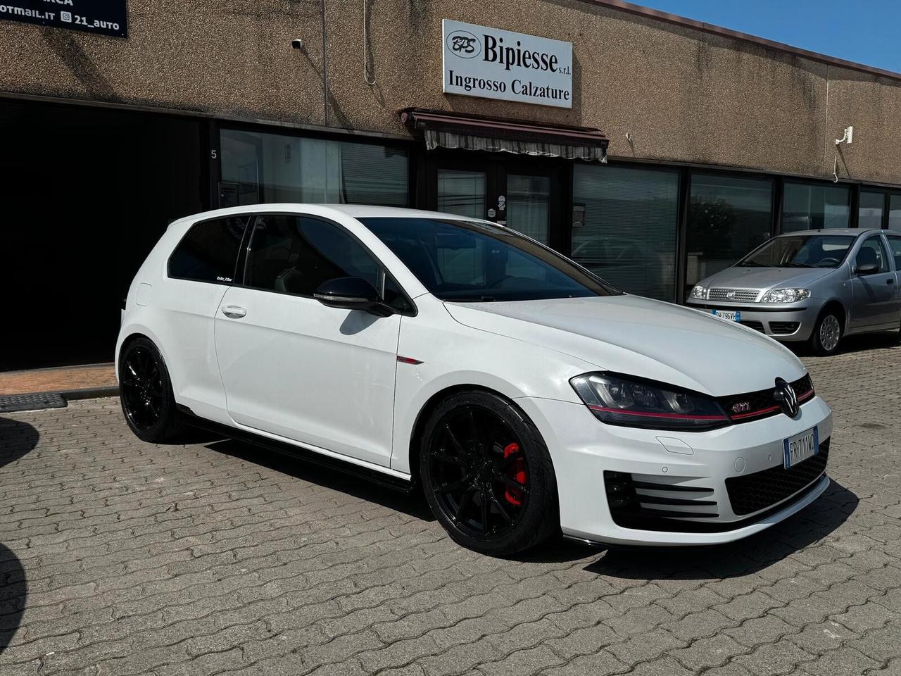 Volkswagen Golf GTI Performance 2.0 TSI DSG 3p. BlueMotion Technology