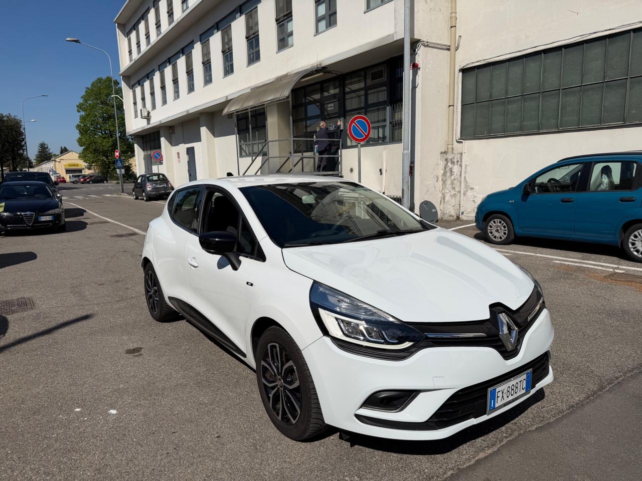 Renault Clio TCe 12V 75 CV 5 porte Moschino Zen