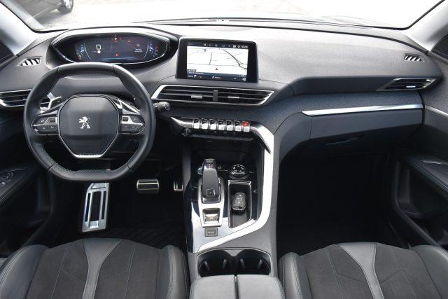 PEUGEOT 5008 BlueHDi 130 S&S EAT8 Crossway