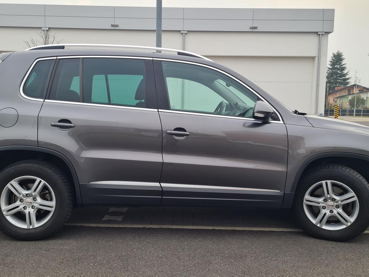 Volkswagen Tiguan 2.0 TDI BlueMotion Sport S #9743