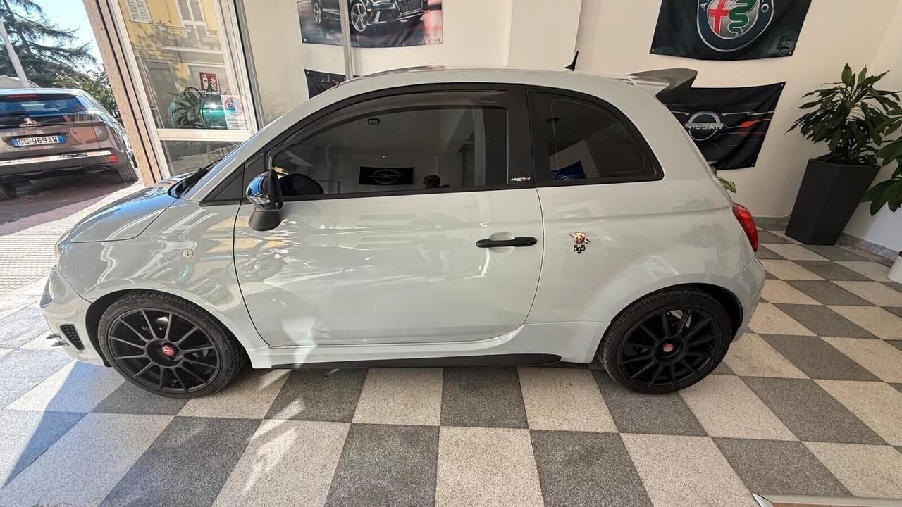 Abarth 500 1.4 Turbo T-Jet 140 CV