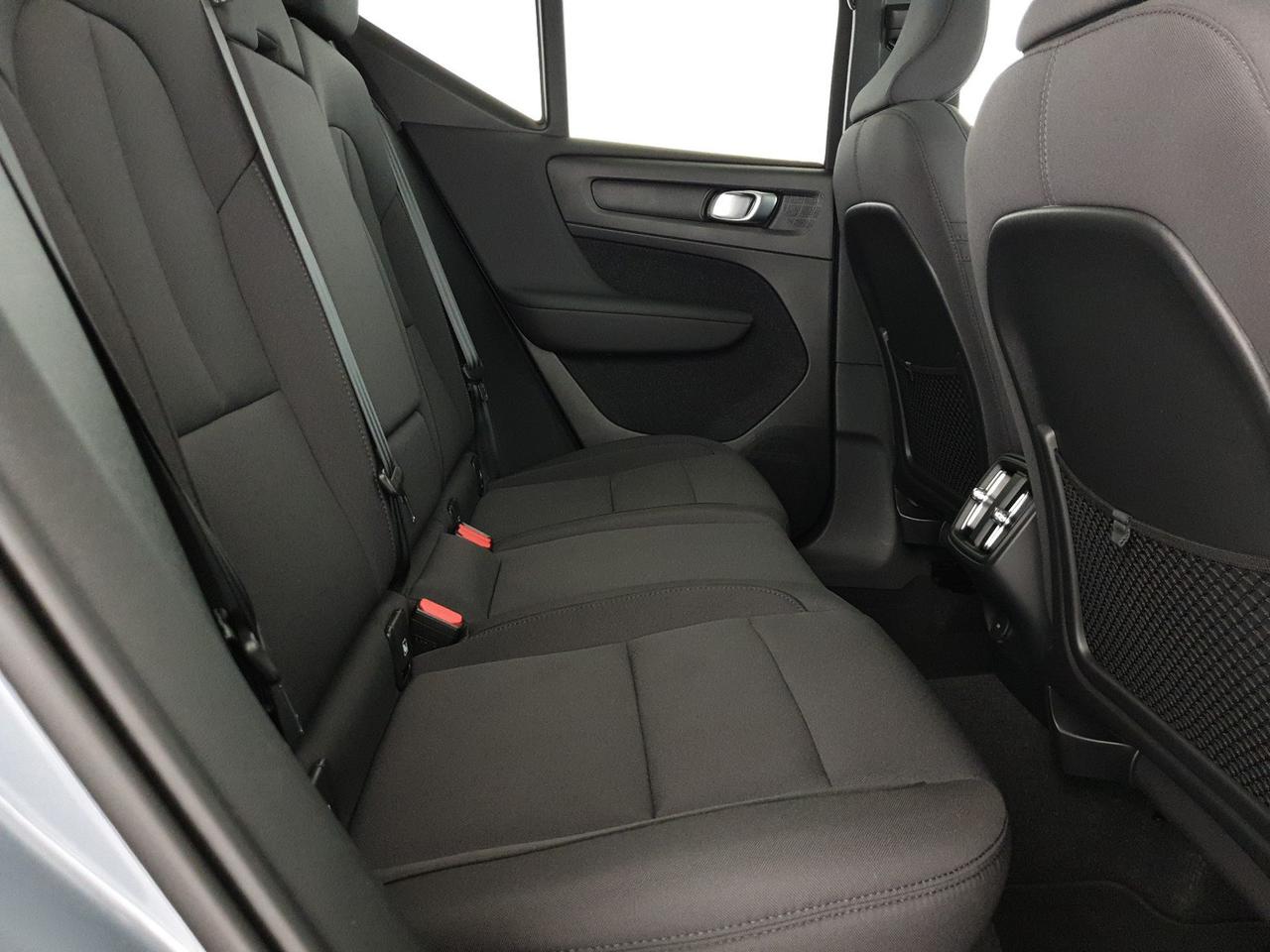 Volvo XC40 1.5 t3 momentum core 163cv auto my21