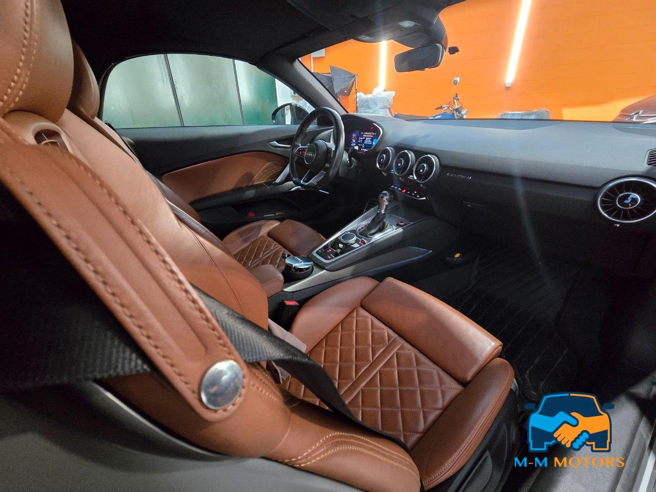 Audi TT Roadster 2.0 tfsi S line quattro s-tronic