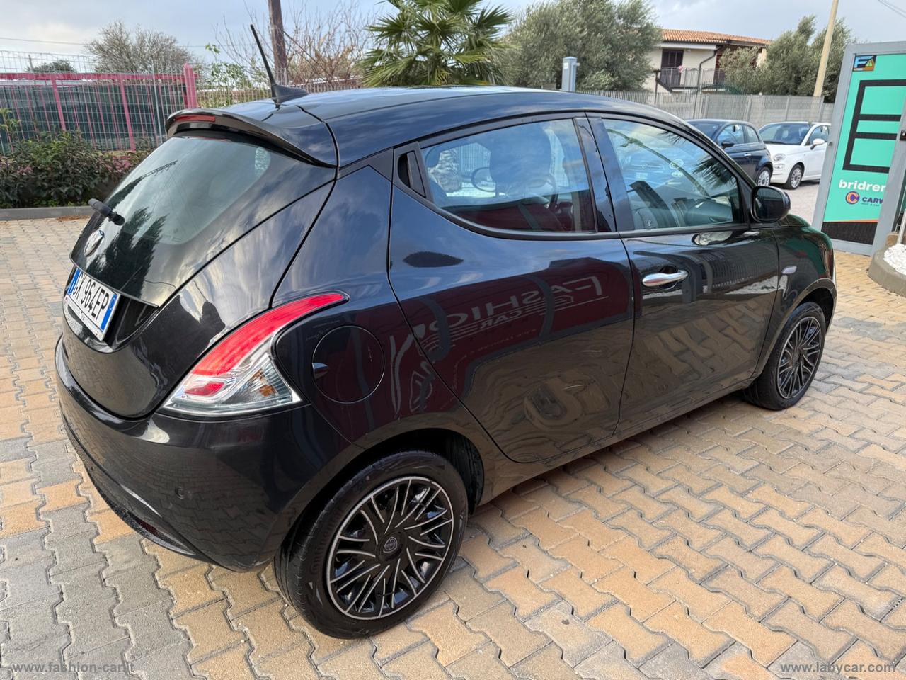 LANCIA Ypsilon 1.2 69 CV 5p. GPL Ecochic Gold