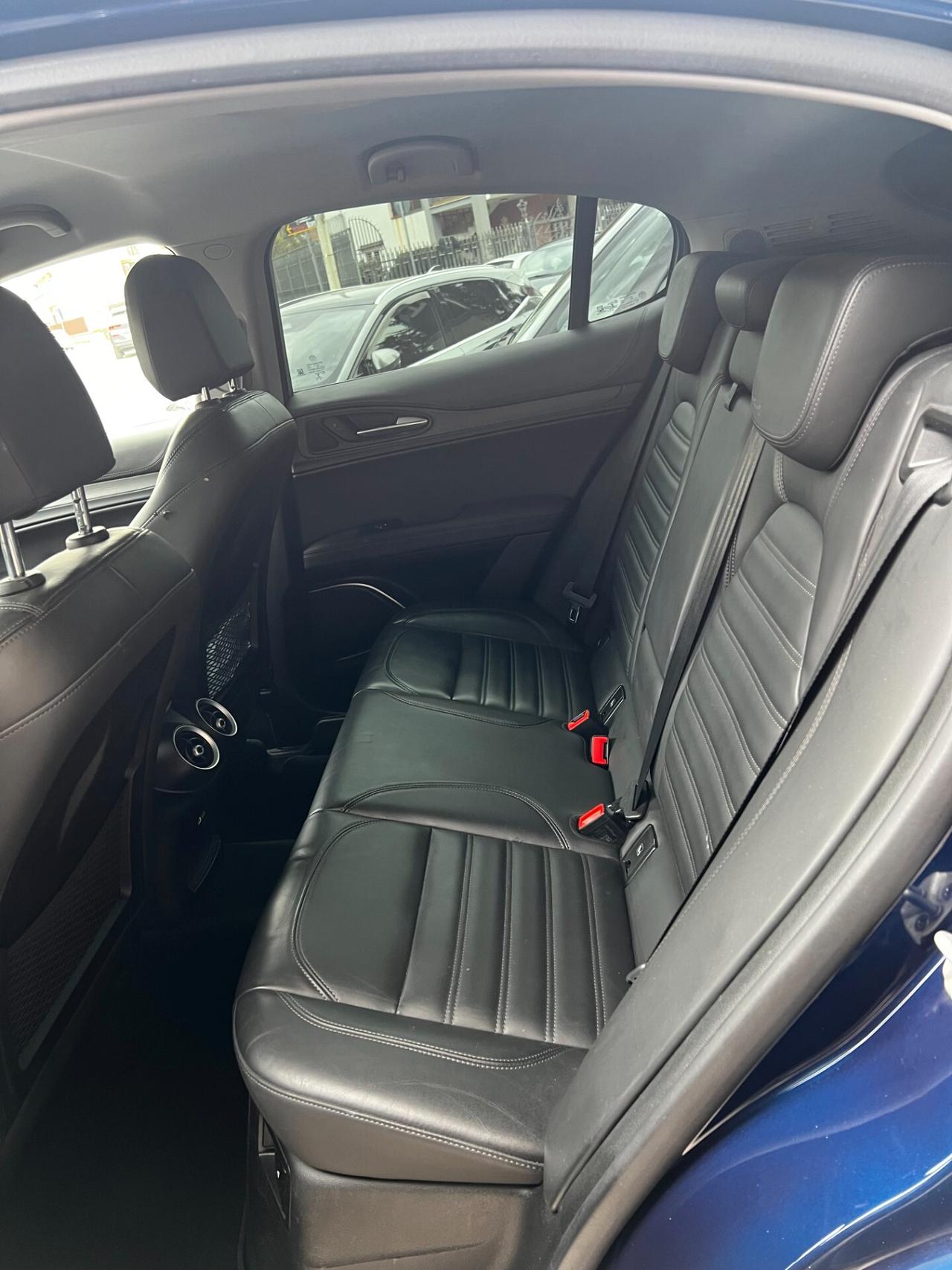 Alfa Romeo Stelvio 2.2 Turbodiesel 190 CV AT8 RWD Executive