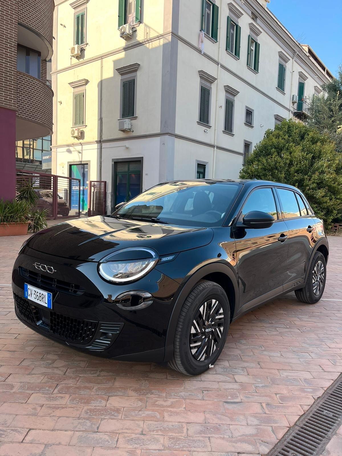 Fiat 600 Hybrid DCT MHEV La Prima TUA A NOLEGGIO GIORNALIERO - MENSILE - LUNGO TERMINE