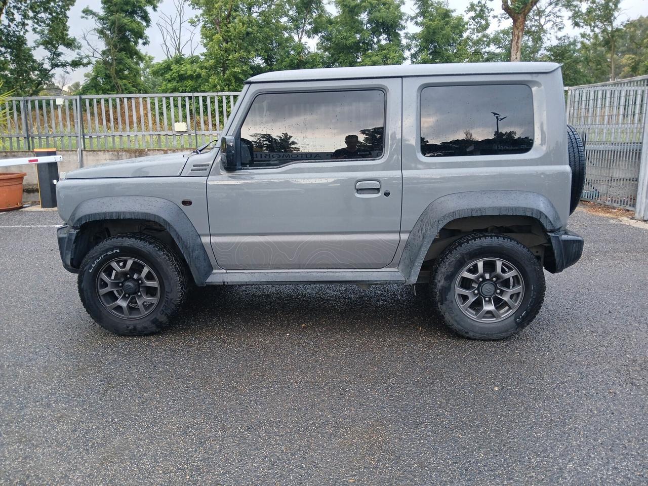 Suzuki Jimny 1.5 5MT Top