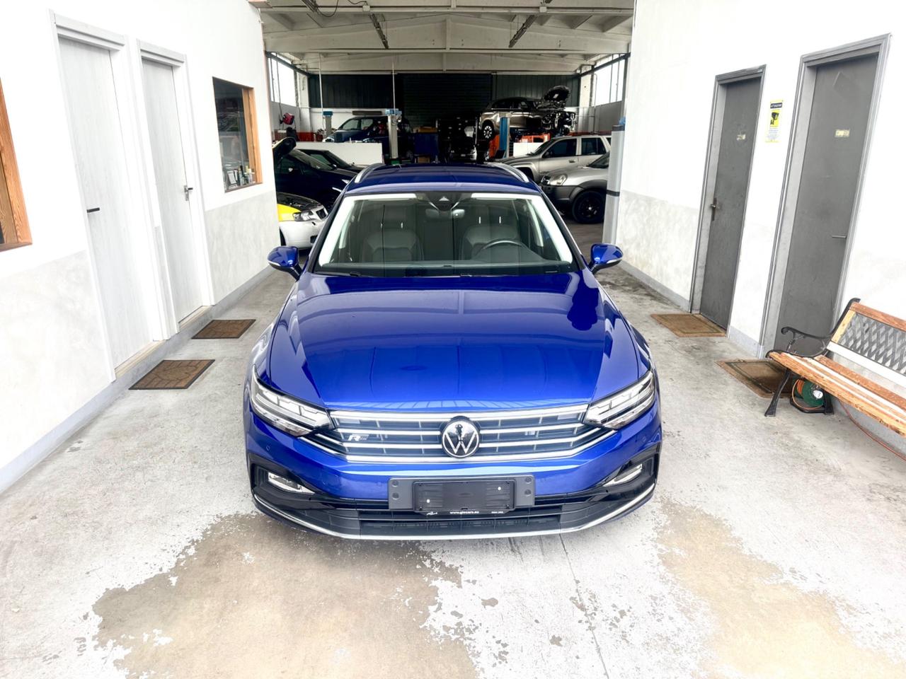 Volkswagen Passat R-Line 2.0 TDI SCR 200 CV DSG Executive