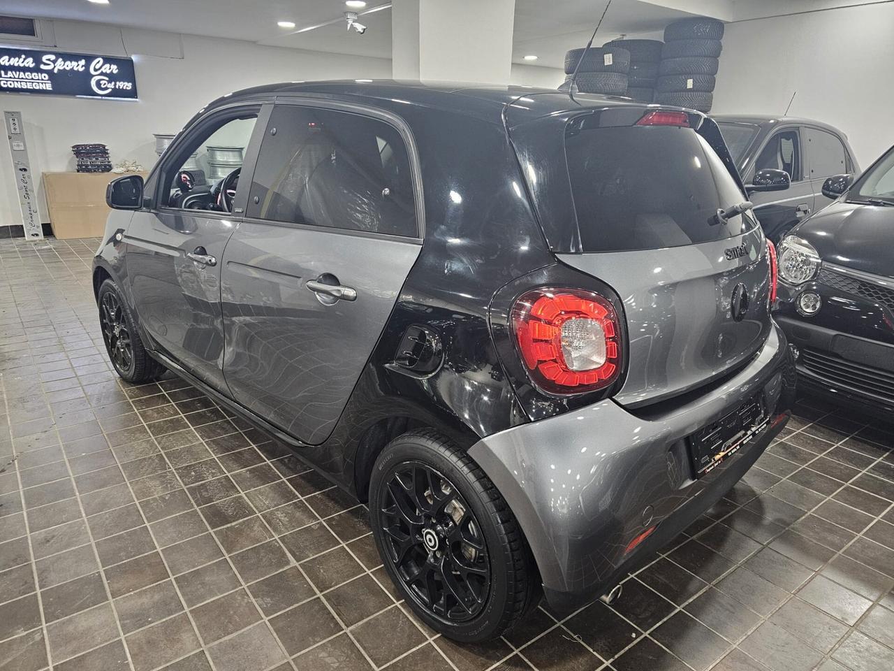 NUOVA SMART FORFOUR IDENTITY BLACK EDITION PASSION 0.9 BENZ 90CV TWINAMIC