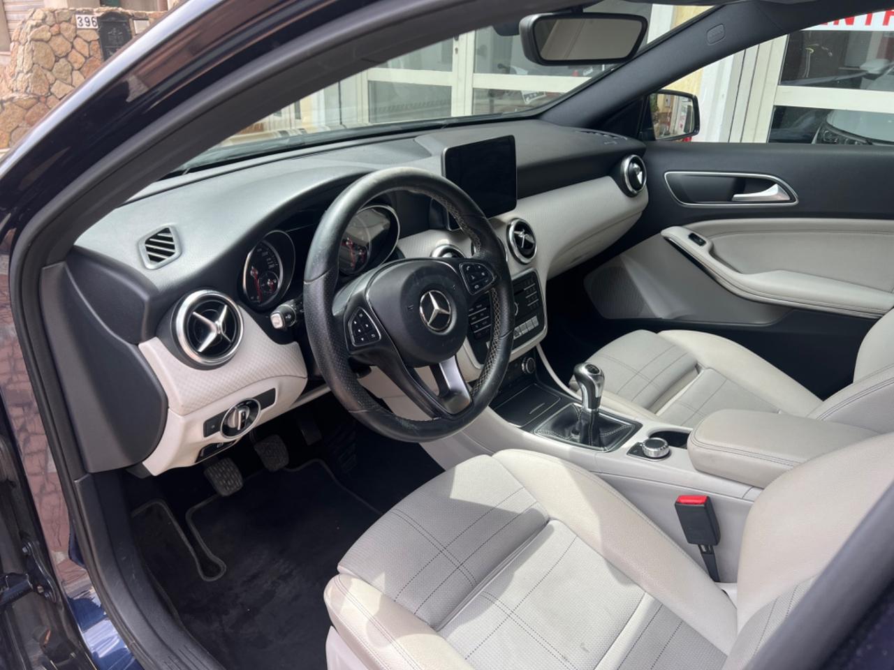Mercedes-benz A 180 d Premium
