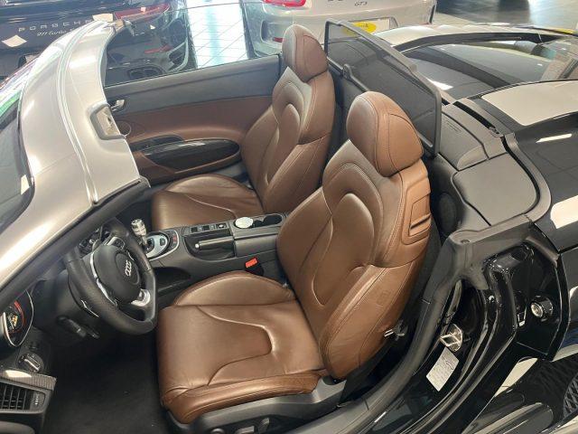 AUDI R8 Spyder 5.2 V10 FSI quattro R tronic