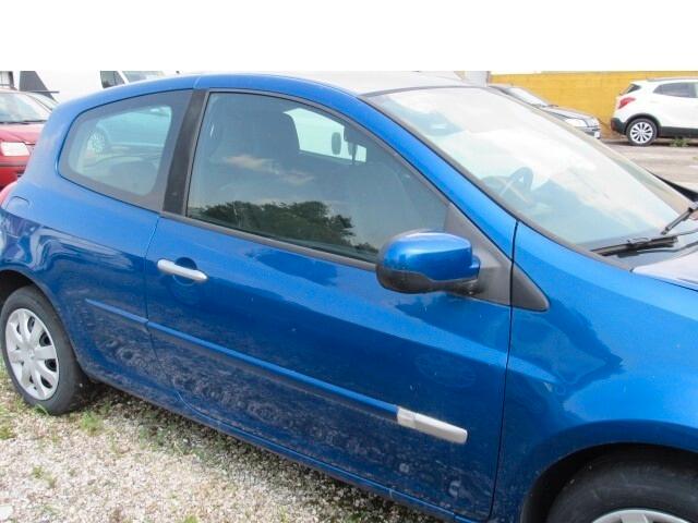 Renault Clio 1.2 16V 3 porte Confort NEOPATENTATI